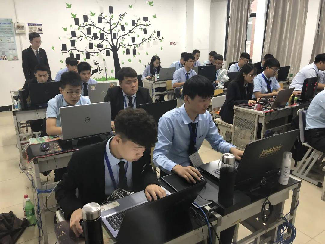 八维教育深耕智能技能培训培养炙手可热的人才