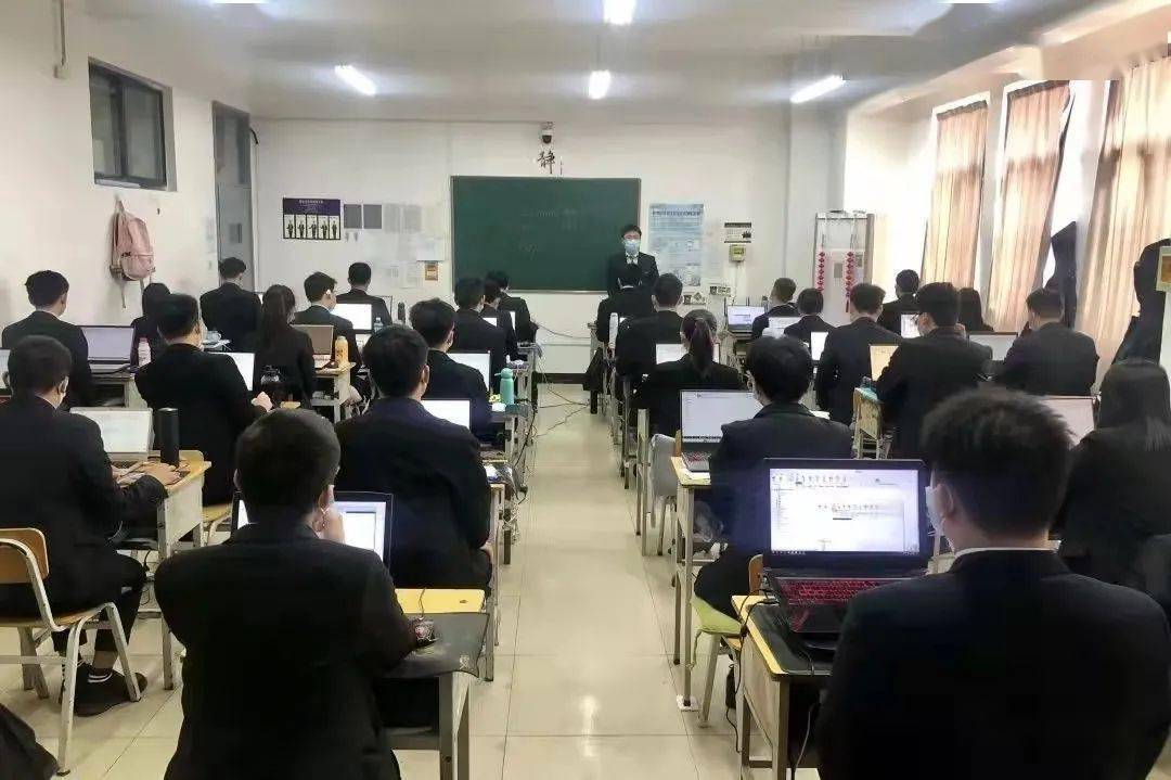 北京八维教育云计算专业