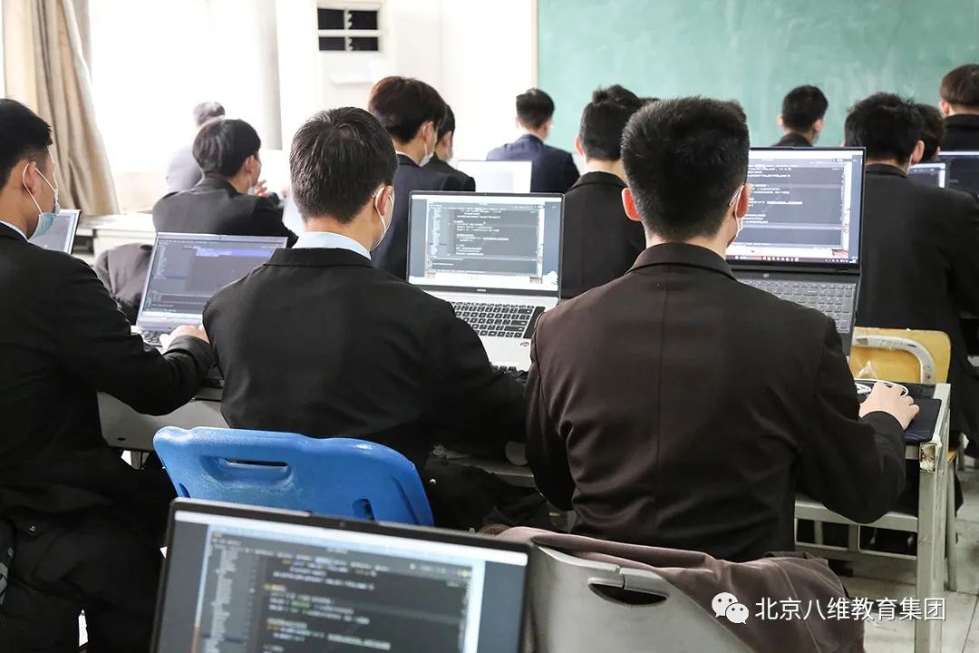 北京八维教育网站工程专业中教授的web前端框架有哪些