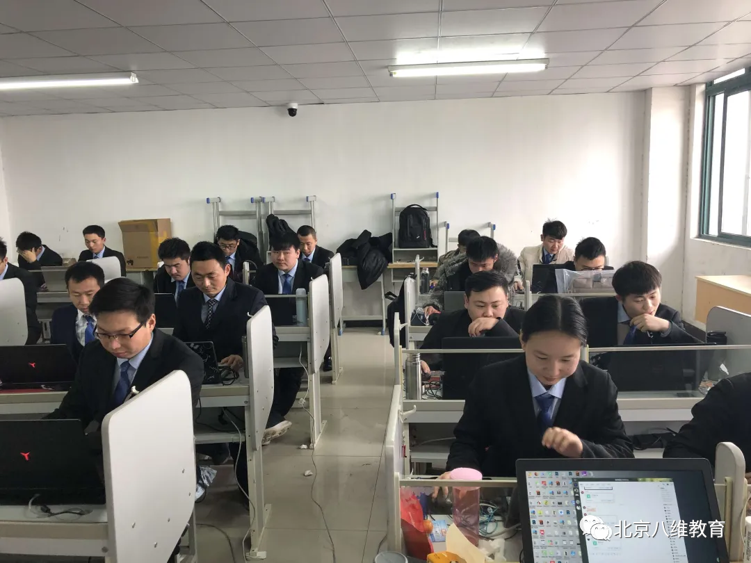 北京八维学校移动通信专业培训致力于培养行业急需高端IT职业化人才