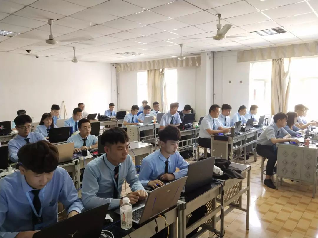 北京八维教育数据人才培训全面成就学子职场生涯