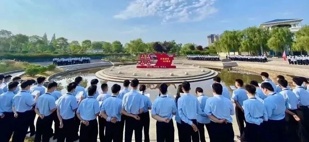 八维教育助力学子成功启航！