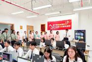 八维教育点燃学生成长的火焰
