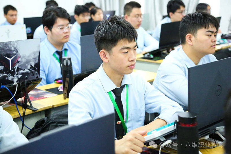 在北京八维教育学技术是什么体验?一位转行学员的真实培训感受