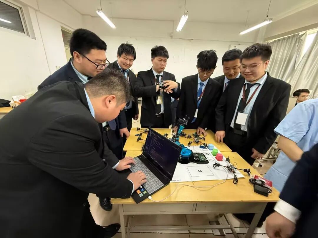 八维教育低空技术与工程专业