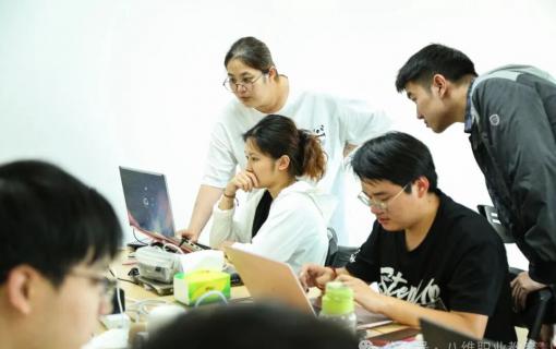 八维教育IT培训