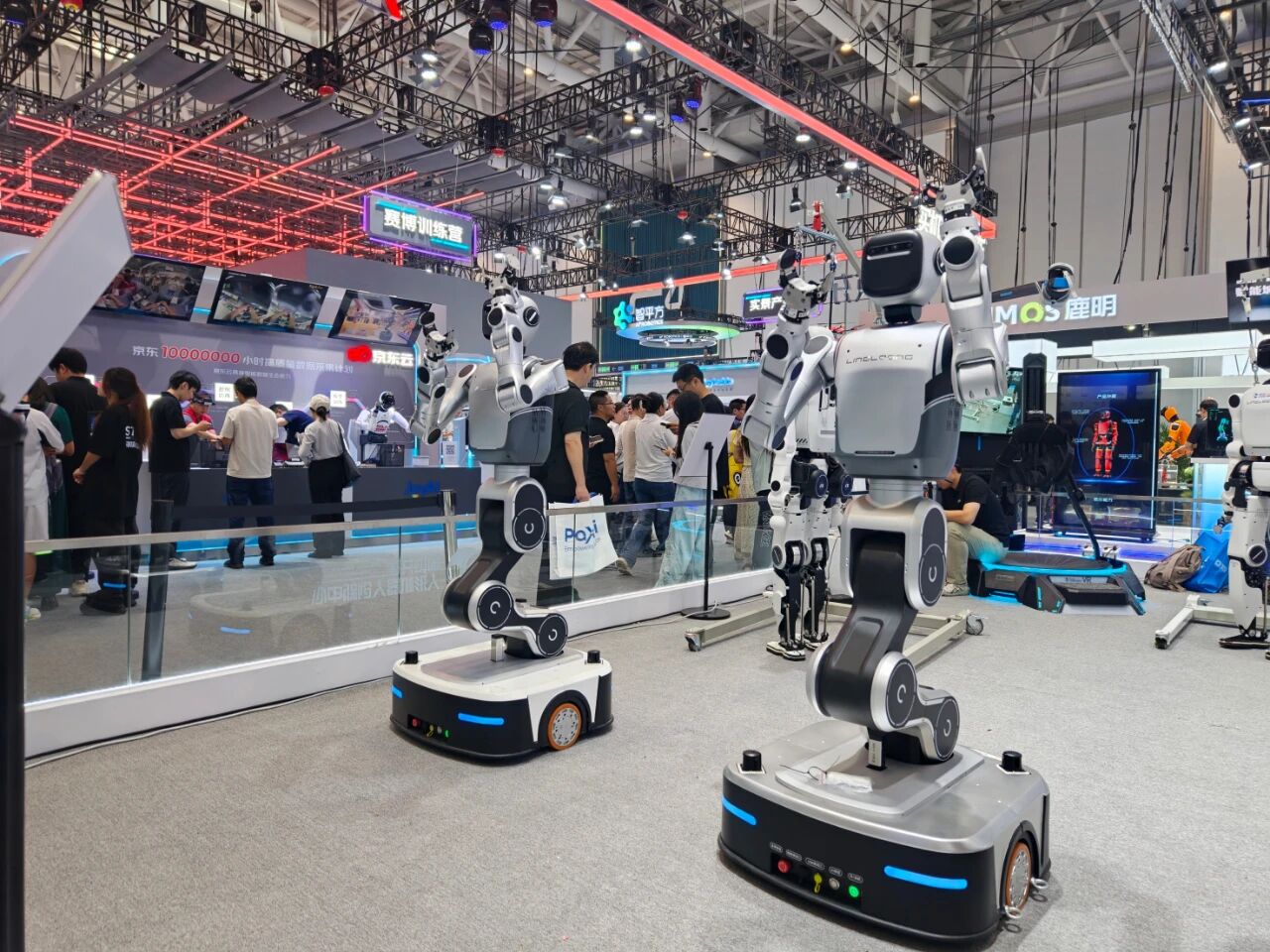 2026世界机器人大会-载歌载舞的机器人