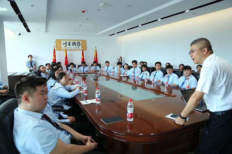 八维教育学校招生启动！零基础也能学IT？2025年热门专业+真实就业数据全解析