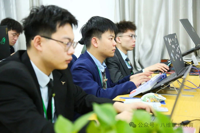 Java还是Go？八维教育学校资深讲师带你理性选编程语言