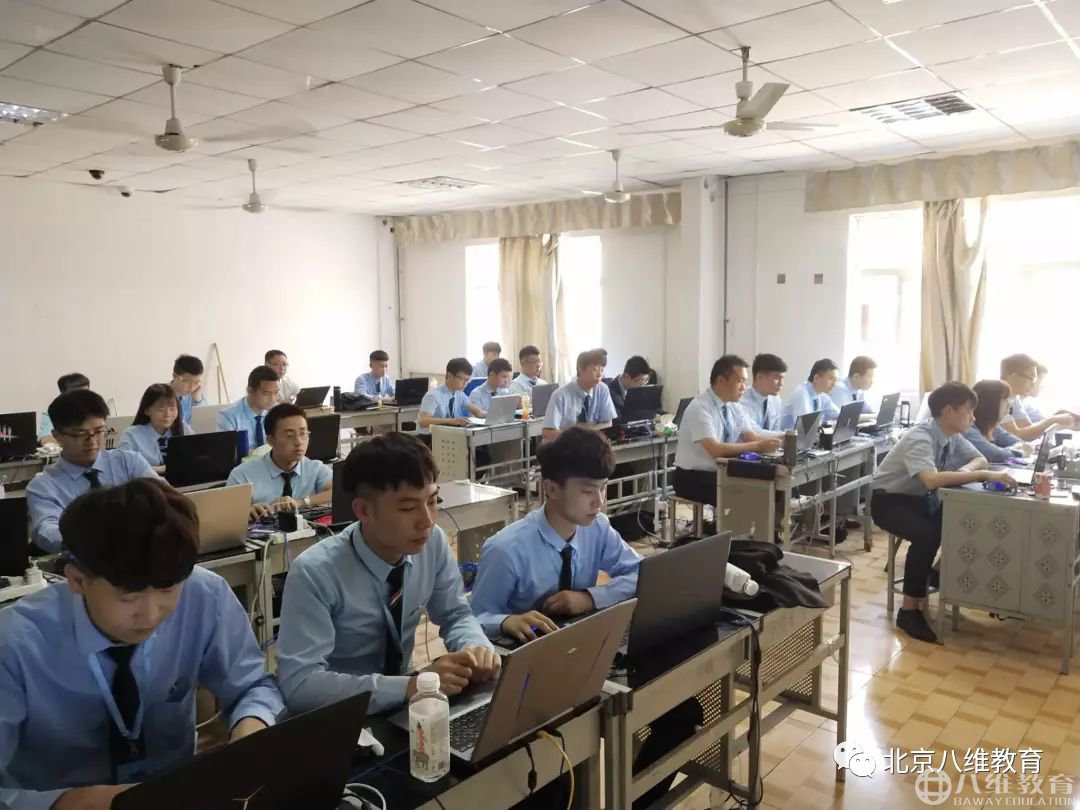 針對性的課程設置和就業服務
