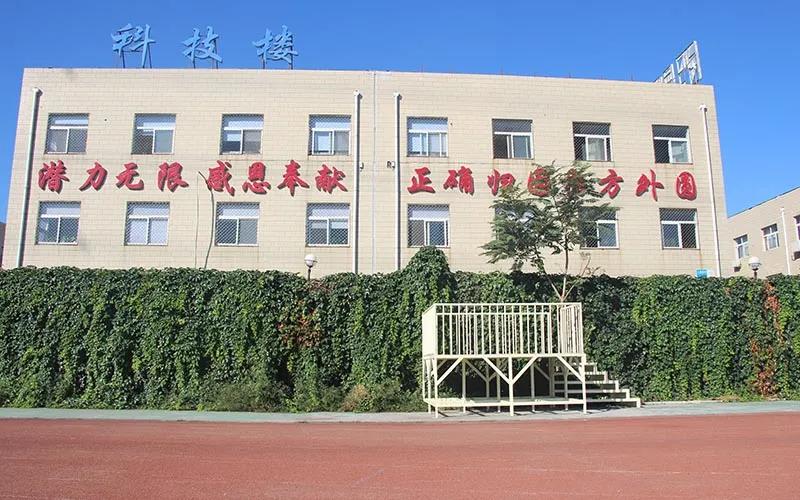八维教育如何打牢学子扎实的基本功，让学生不断向上探索发展！
